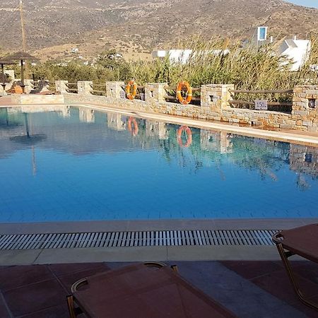 Purple Pig Stars Camping & Bungalows Milopotas Exterior foto