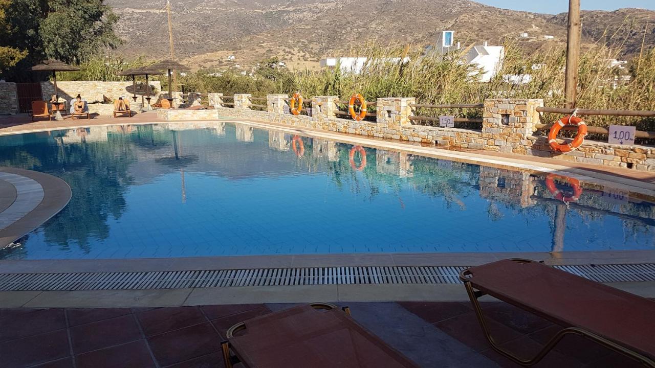 Purple Pig Stars Camping & Bungalows Milopotas Exterior foto