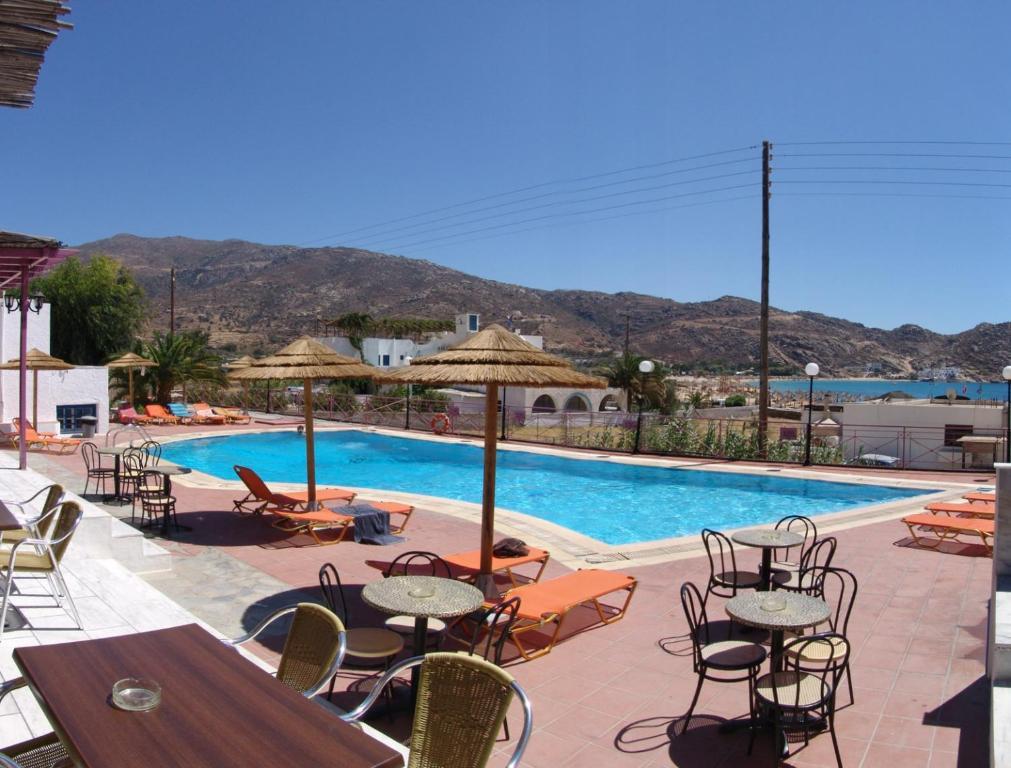 Purple Pig Stars Camping & Bungalows Milopotas Exterior foto