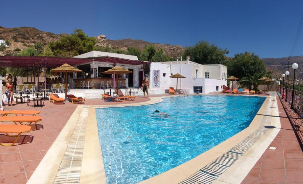 Purple Pig Stars Camping & Bungalows Milopotas Exterior foto